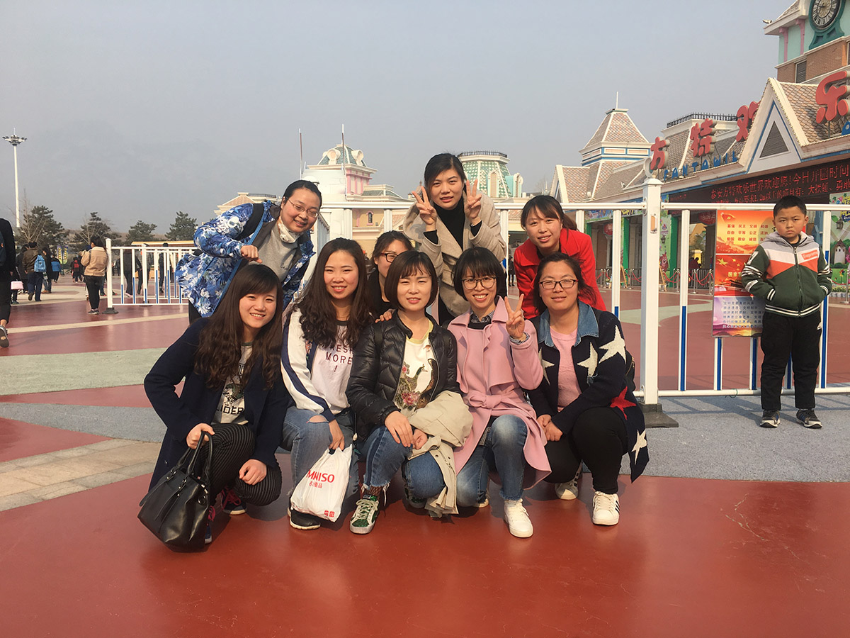 Team building activities at the amusement park