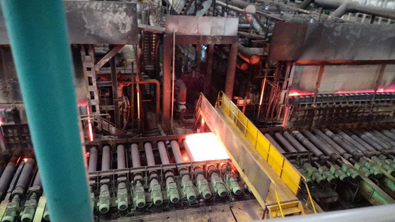 ​What is the difference between plain carbon plate and hot-rolled steel plate?