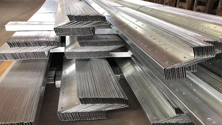 Z-shaped steel