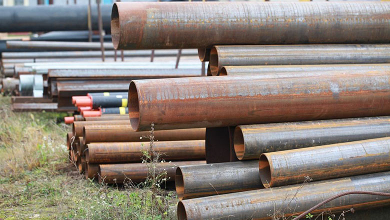 What is the difference between high-pressure boiler tubes and low- and medium-pressure boiler tubes?