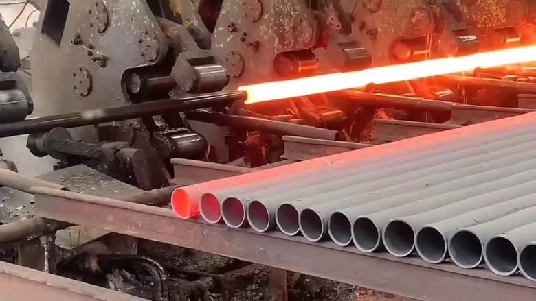 ASTM A335 alloy steel seamless pipe