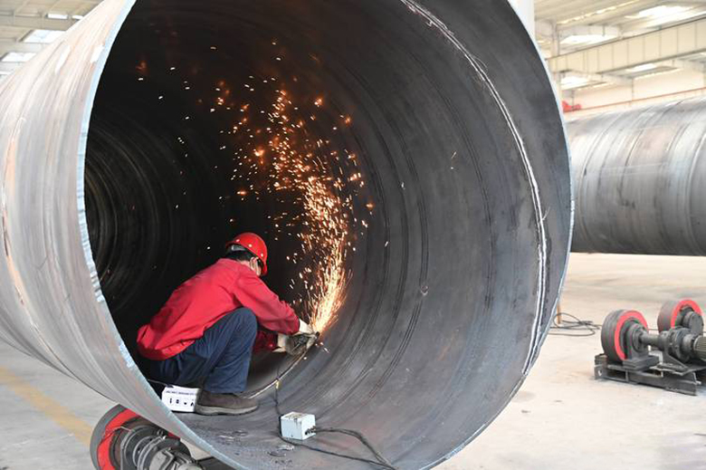 Three connection methods of spiral steel pipes