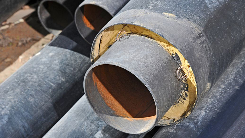 High-density heat-resistant polyethylene insulation pipe