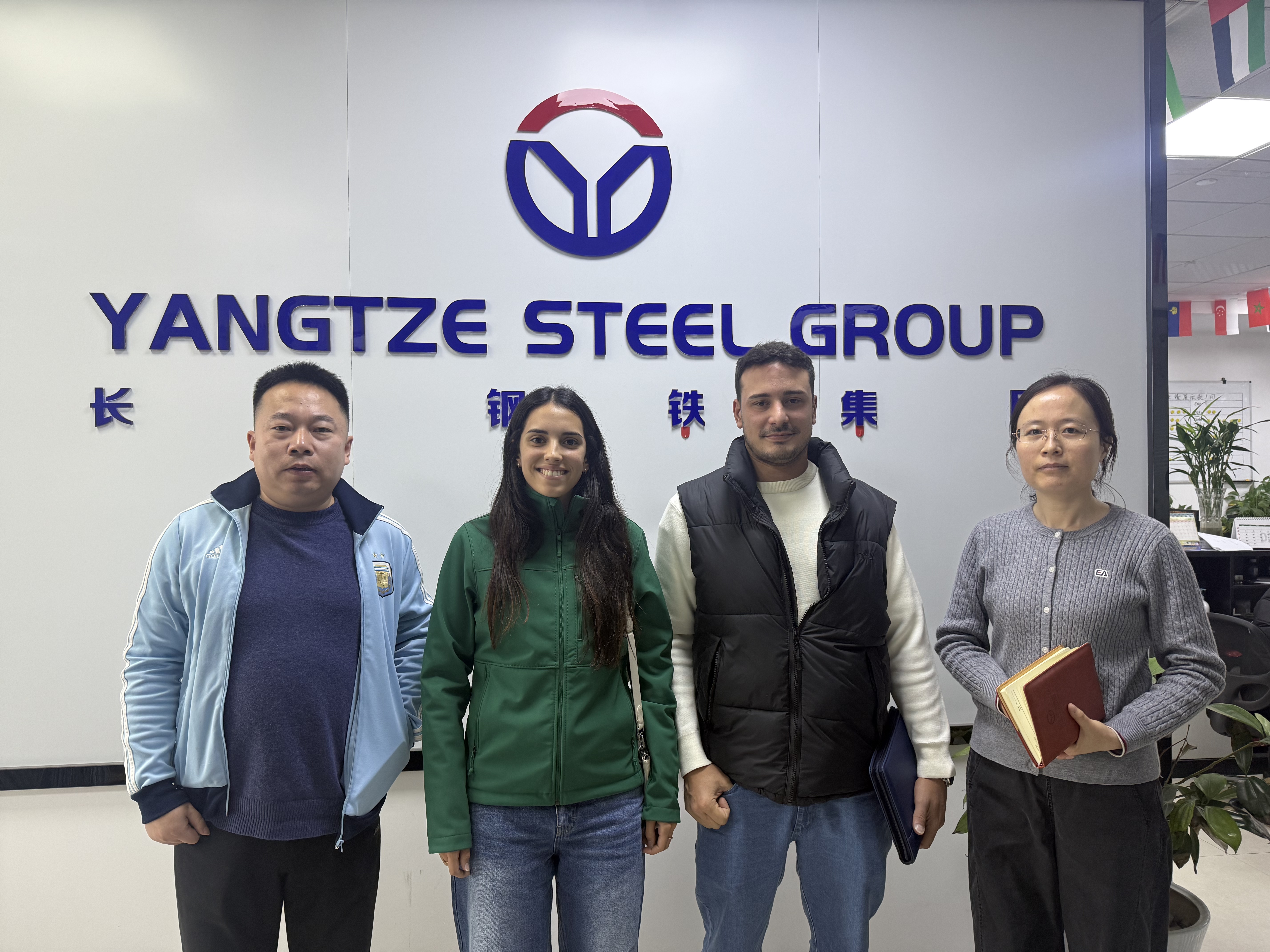Foreign customers visited Yangtze Steel Group to learn about steel products of interest..jpg Foreign customers visited Yangtze Steel Group to learn about steel products of interest..jpg