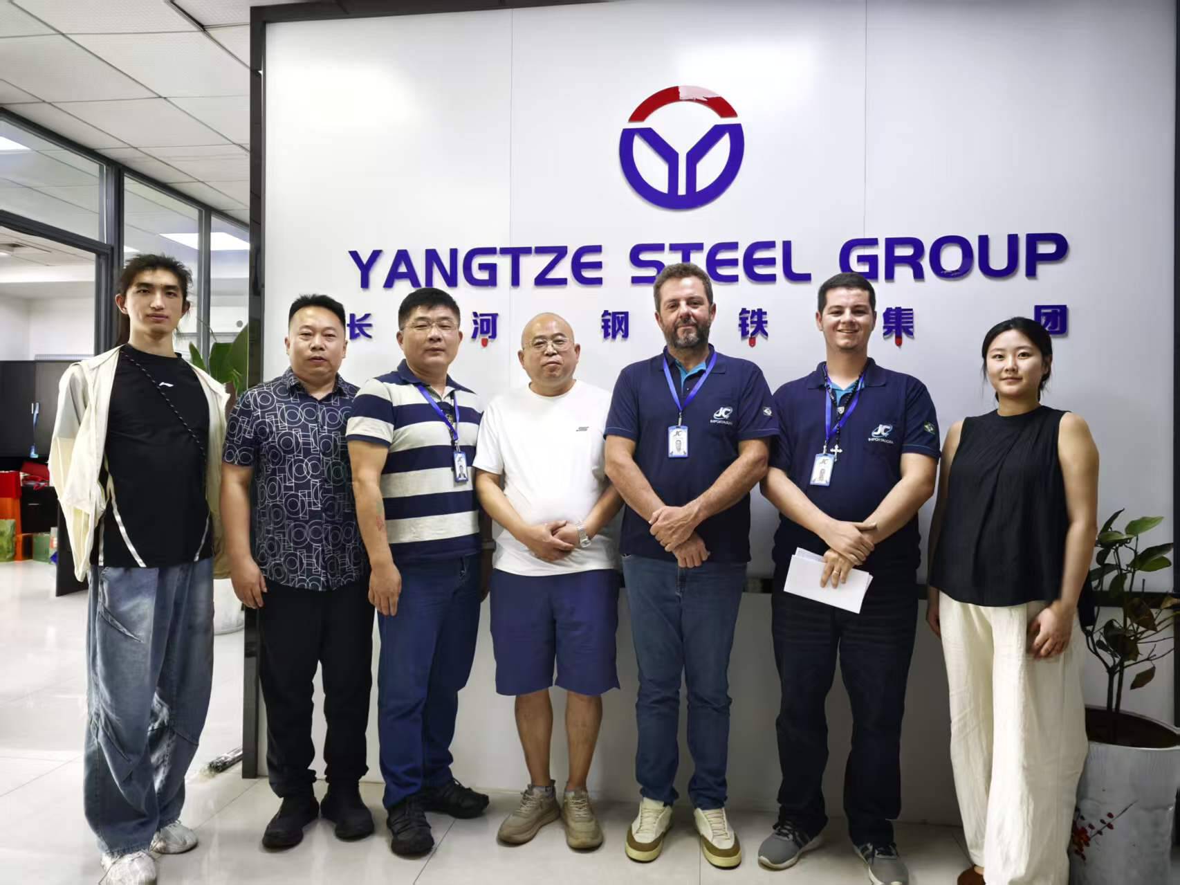 Overseas Clients Visit Yangtze Steel Group to Focus on Corrugated Culvert Pipes and Deepen Cooperation1.jpeg